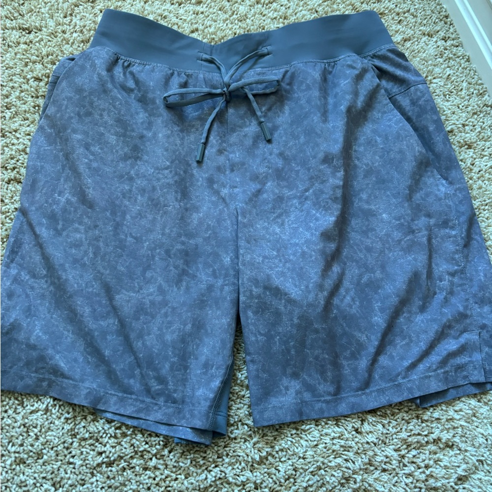 Men’s lululemon shorts size medium